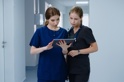 What Do Hospital Social Workers Do? A Guide to Their Role & Impact
