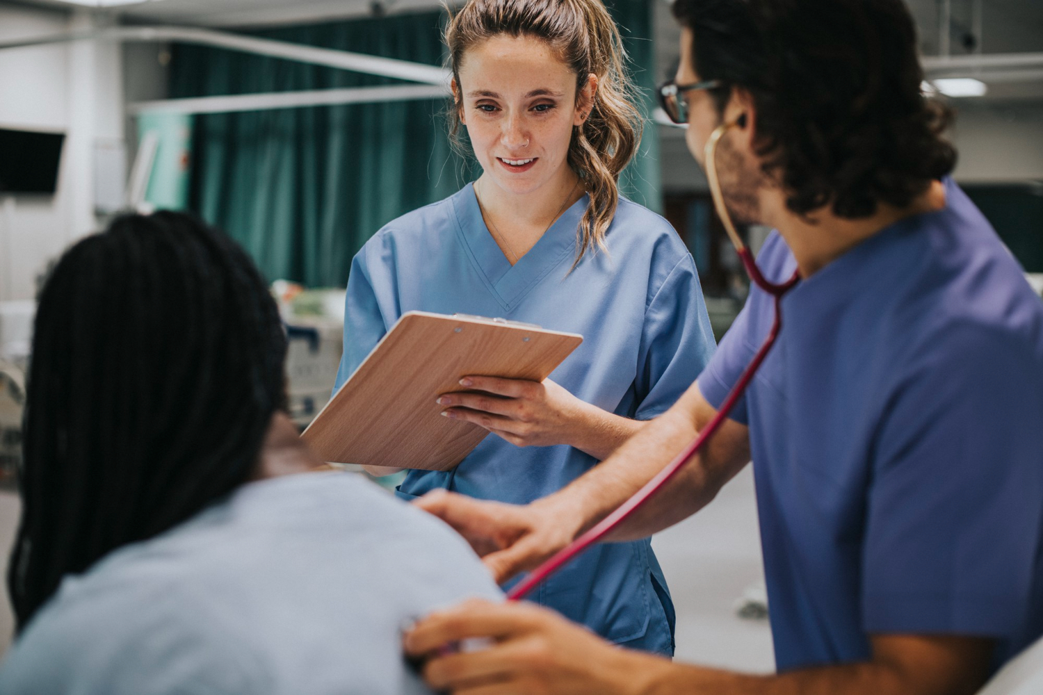 your-guide-to-working-as-a-healthcare-assistant-in-belfast-northern-ireland